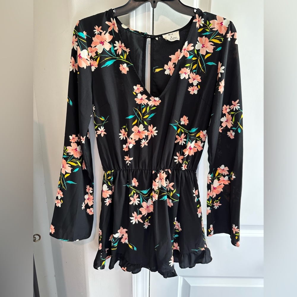 Pins & Needles Black Floral Romper. Multiple sizes. Brand: Pins & Needles